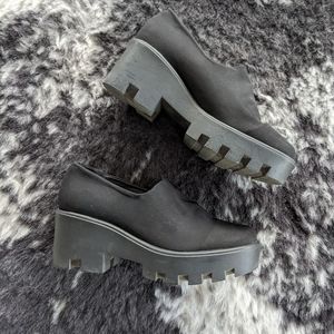 L'intervalle chunky black shoes size 7.5 / size 8